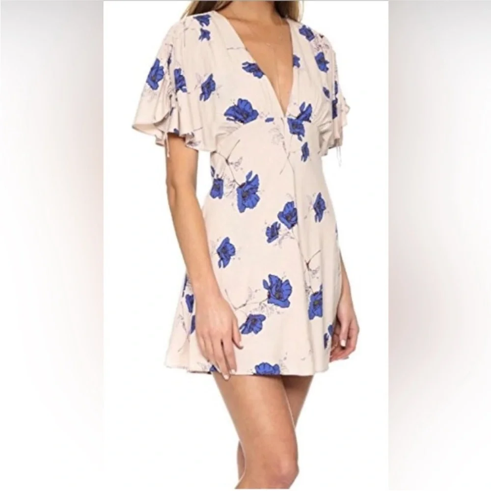 Free People Revolve Melanie Drapey Blue Floral V-Neck Dress in Pearl - Picture 4 of 9